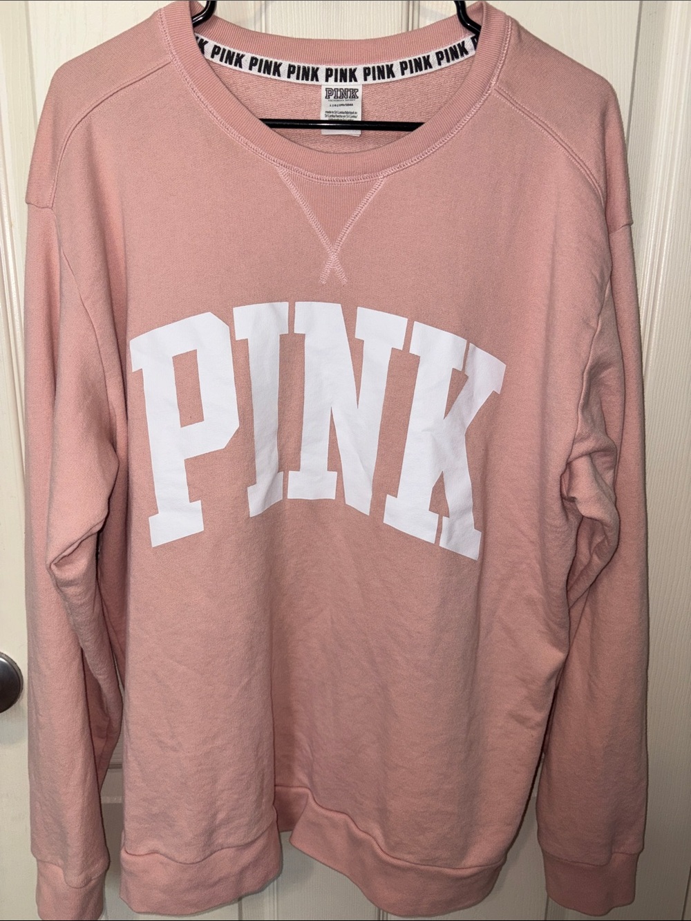 VS pink pullover